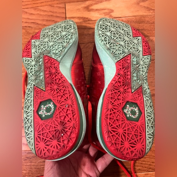 Men’s Nike KD 6 Christmas edition sneakers - size 8 - Picture 4 of 5